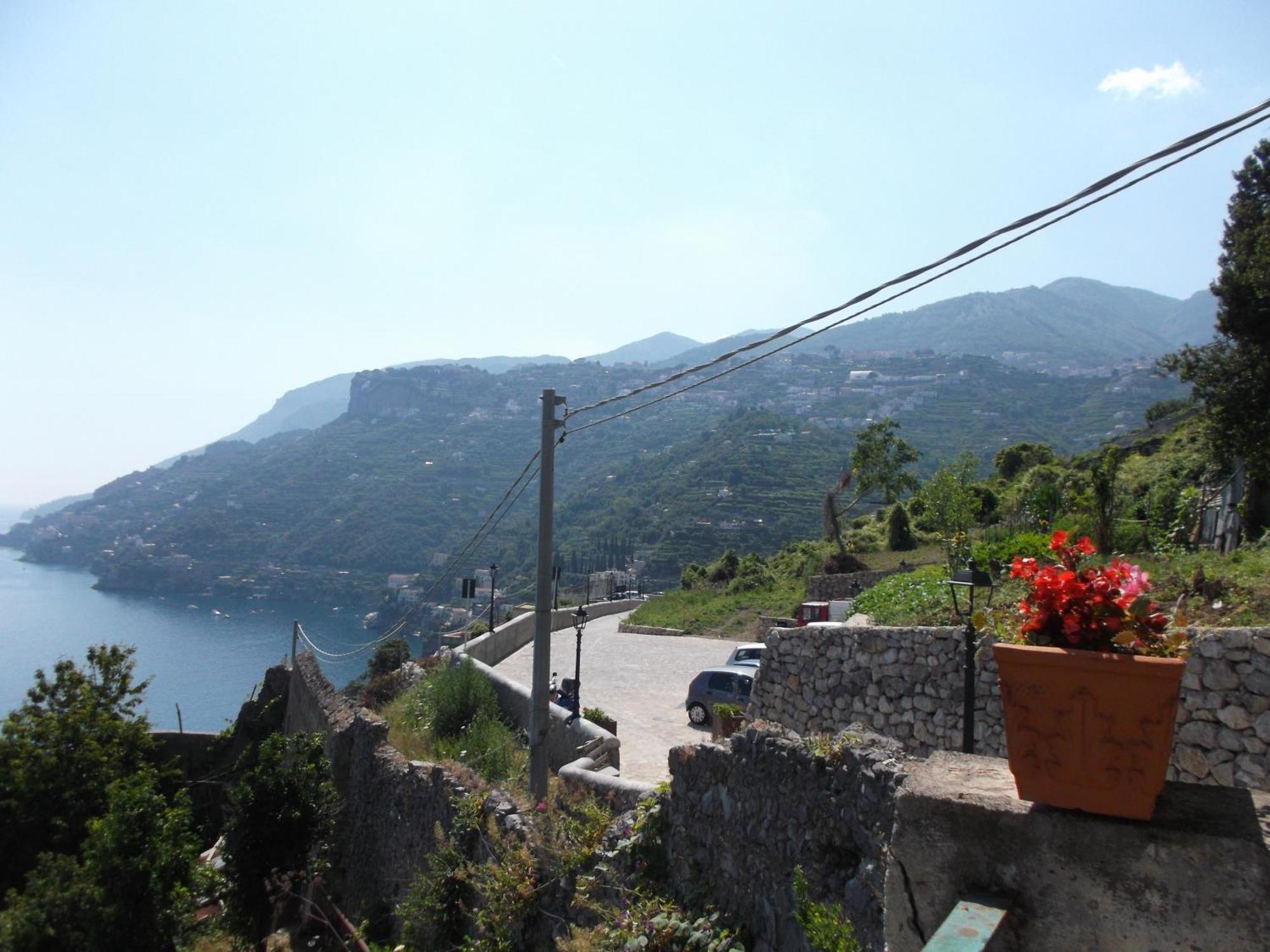 Casa Vacanze Nonno Aldo Minori Eksteriør bilde